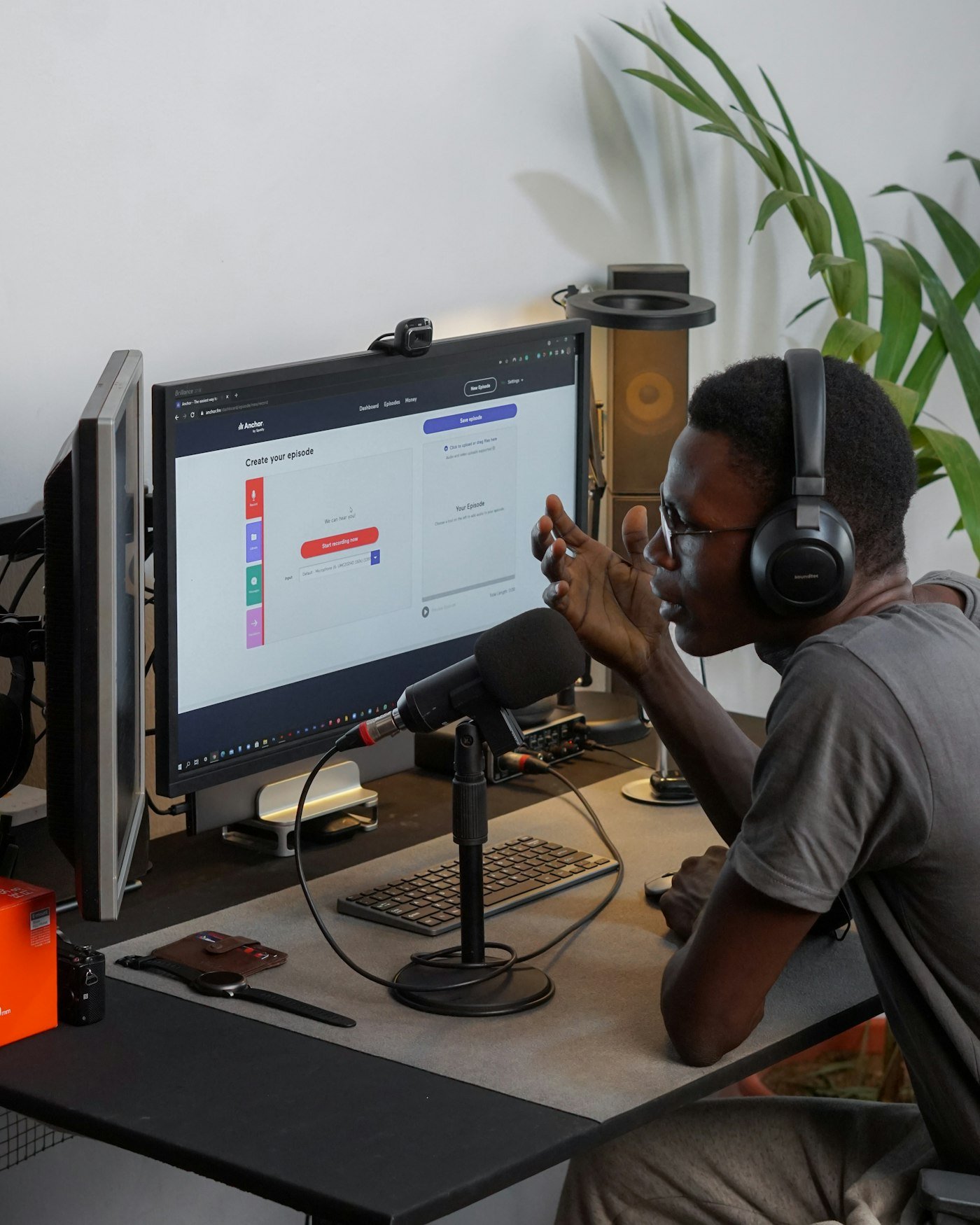 Technicien support avec un casque